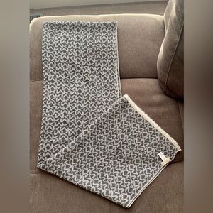 Authentic Michael Kors Logo 100%Wool Scarf/Shawl. 80”L x 24”W Lightweight